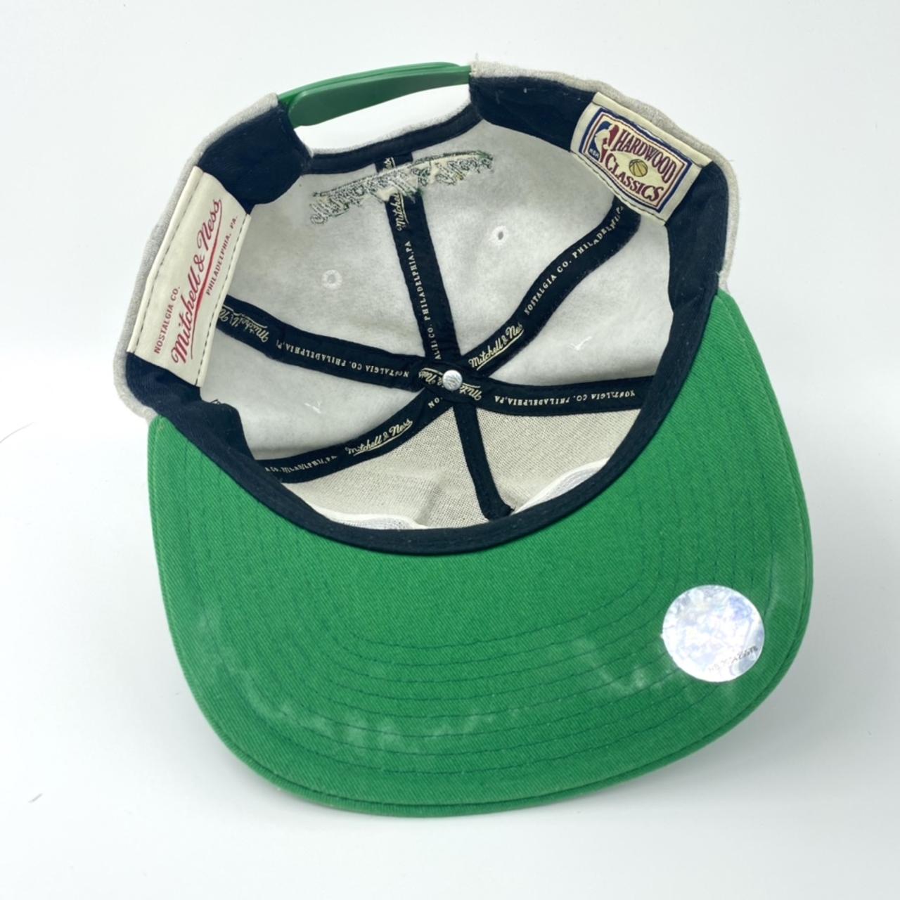 Vintage 90s Snapback Cap NBA Embroidered Logo Boston Celtics Colour Block Cap Mitchell and Ness Hard